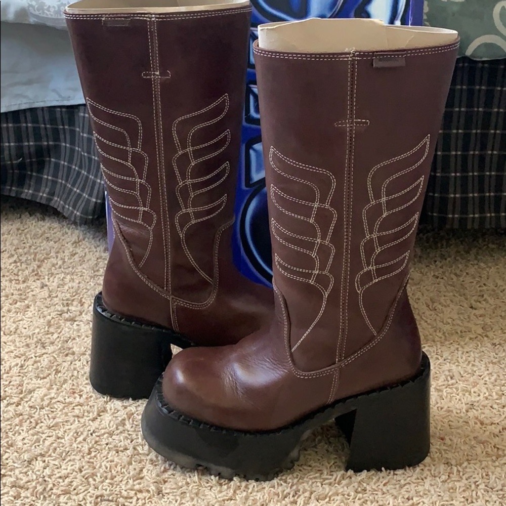 Destroyer Brown JMR boots size 7 platform